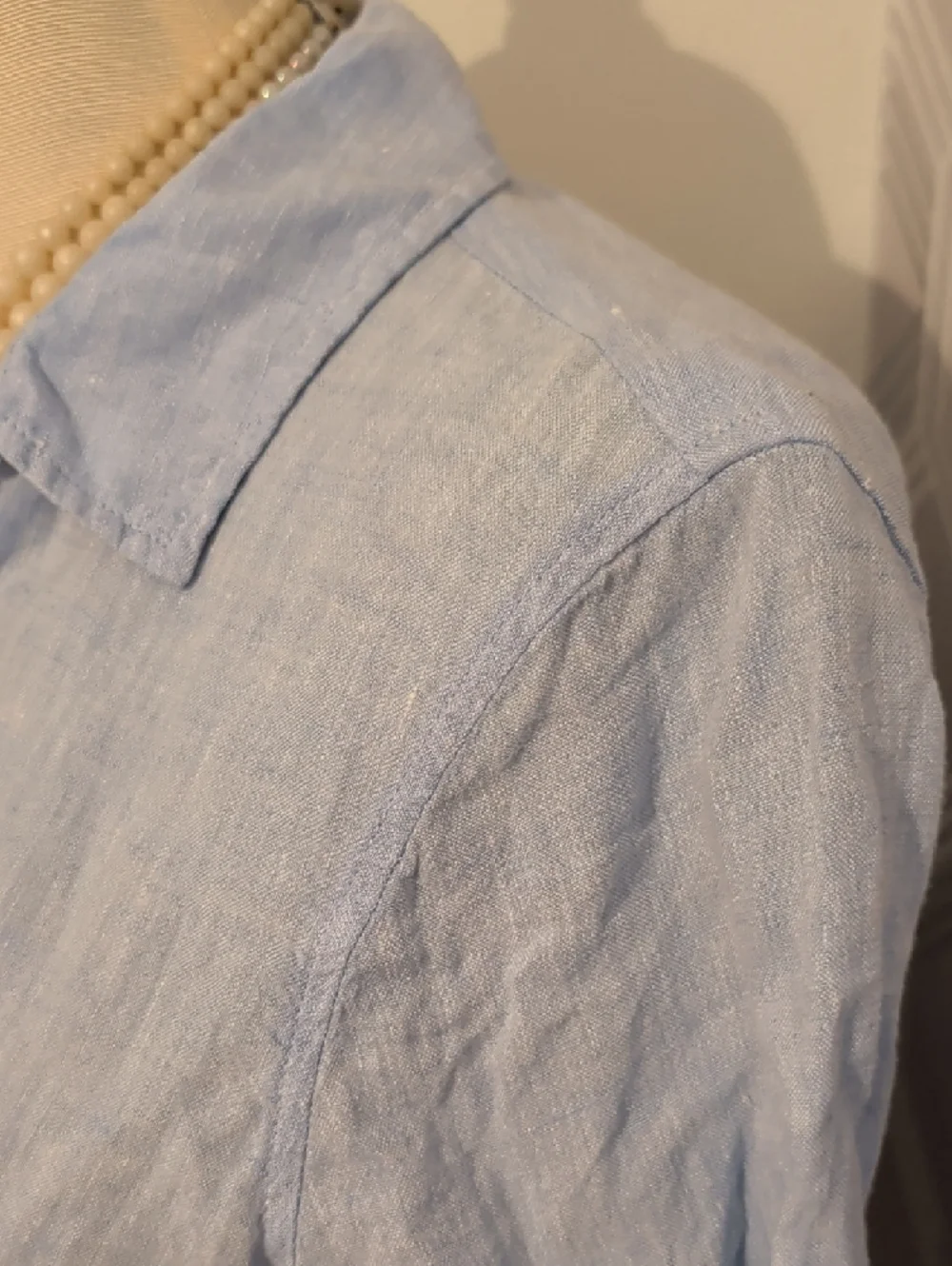 H&M Light Blue Women's Linen Blend Button-Down Shirt - Picture 4 of 6
